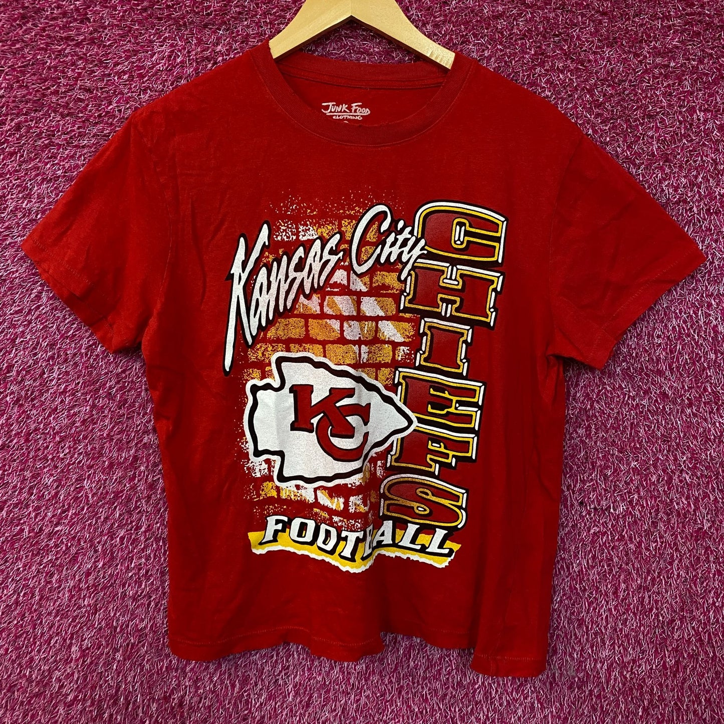 Junk Food Clothing Women's Kansas City Chiefs Logo T-Shirt Large
