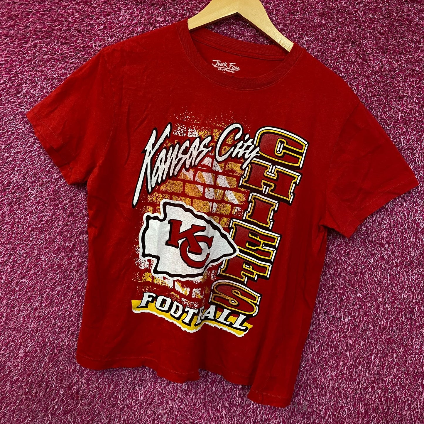 Junk Food Clothing Women's Kansas City Chiefs Logo T-Shirt Large