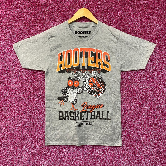 Hooters League Basketball Since 1983 Retro Style T-Shirt Small