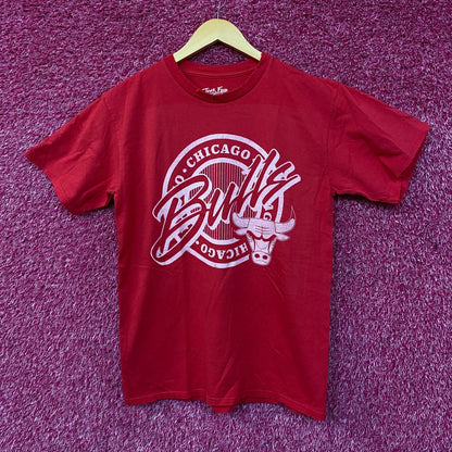Junk Food Clothing NBA Chicago Bulls Crest Vintage Style Tee Small