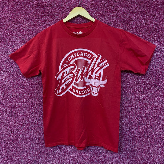 Junk Food Clothing NBA Chicago Bulls Crest Vintage Style Tee Small