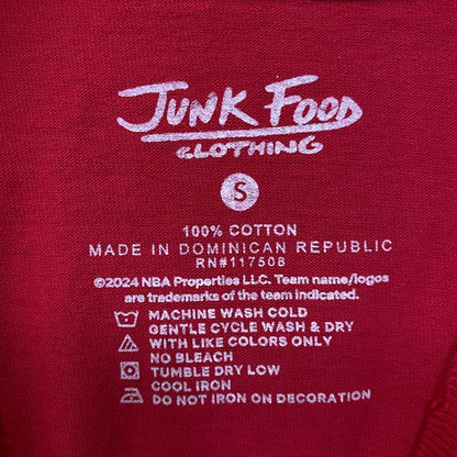Junk Food Clothing NBA Chicago Bulls Crest Vintage Style Tee Small