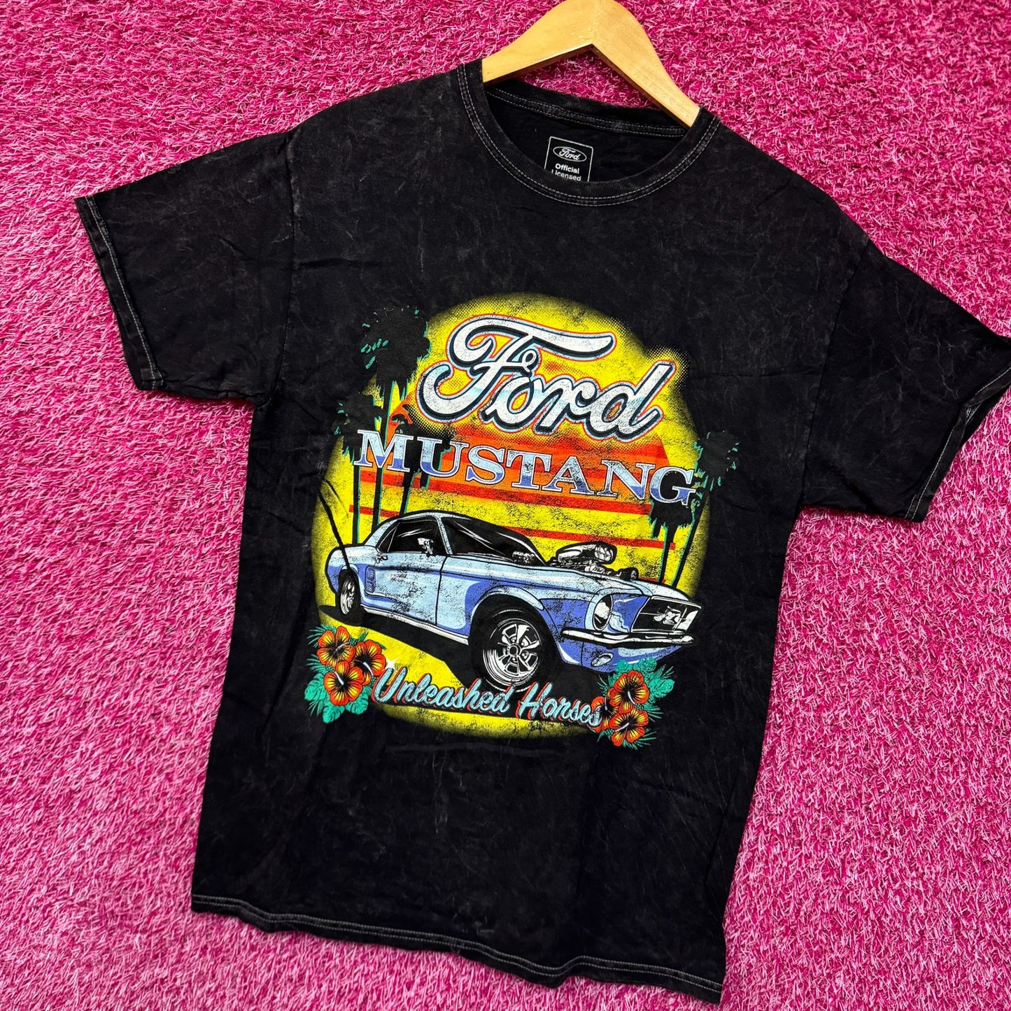 Ford Mustang Unleashed Horses Tropical Sunset Promo Tee M