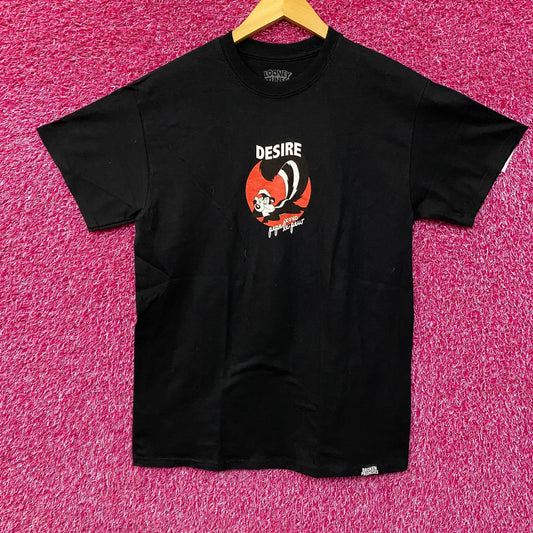 Looney Tune Pepe Le Pew Desire XOXO T-Shirt Medium