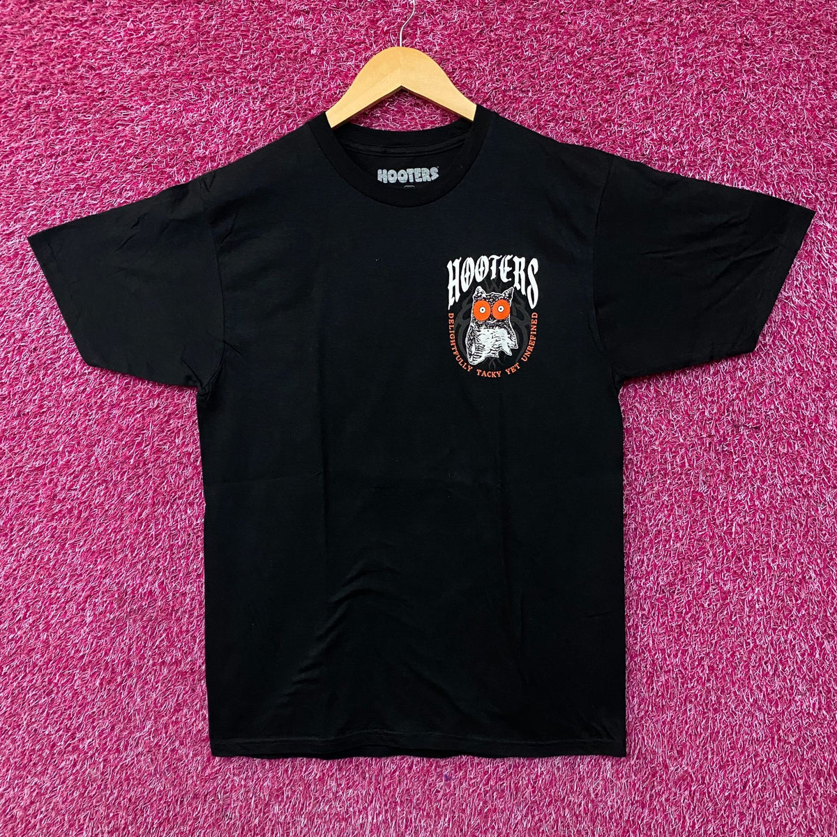 Ripple Junction Hooters Praise Happy Hour Graphic T-Shirt Medium