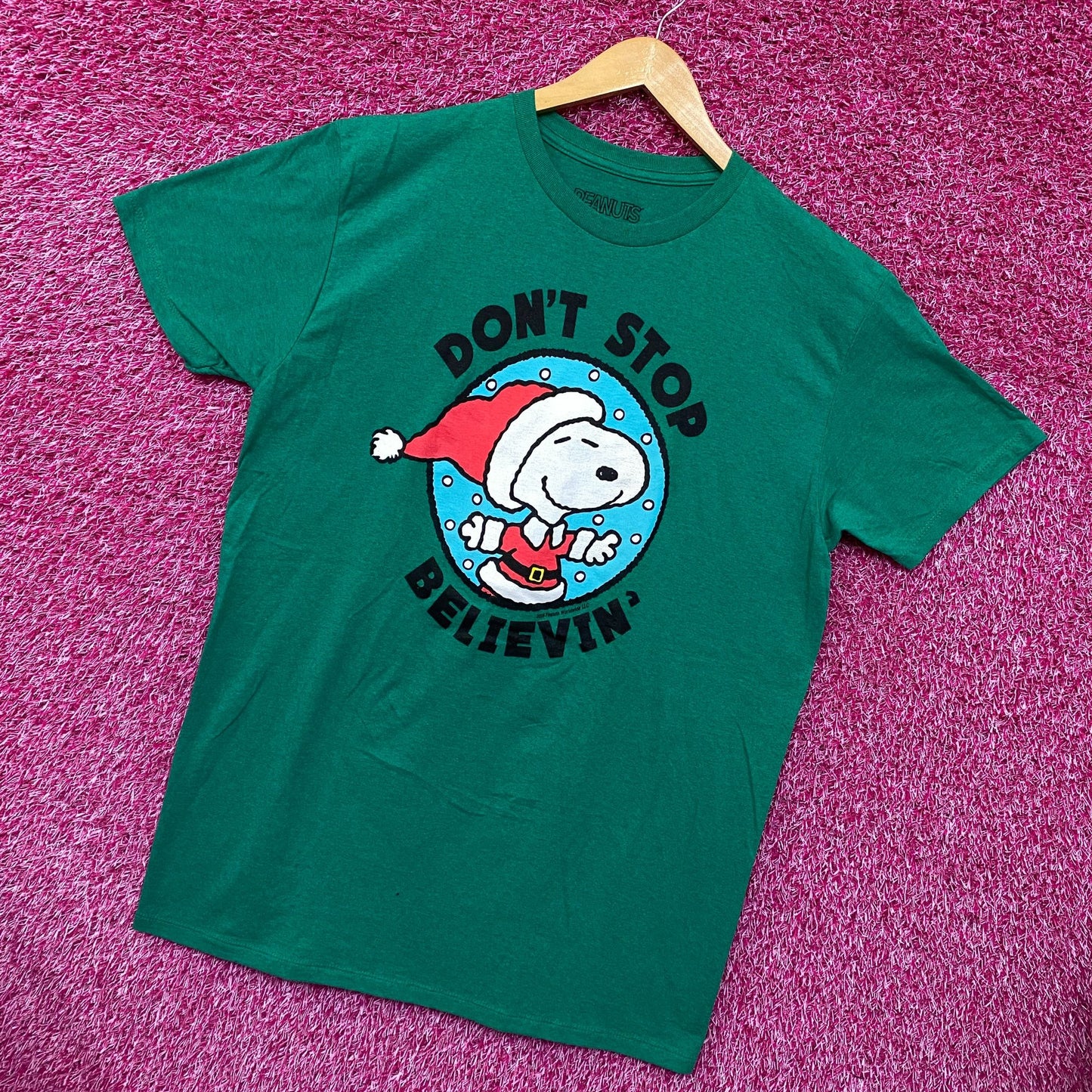 Santa Snoopy Dont Stop Believin Peanuts Christmas Tee L