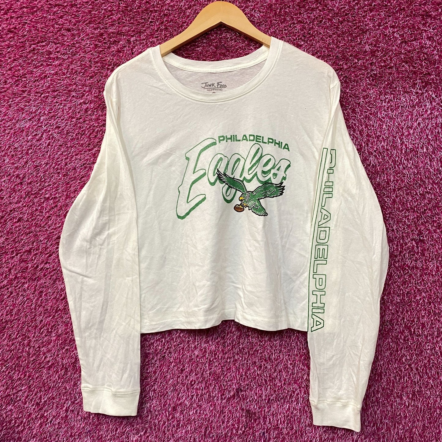 Junk Food Clothing NFL Philadelphia Eagles Touchdown Long Sleeve Cropped T-Shirt Large