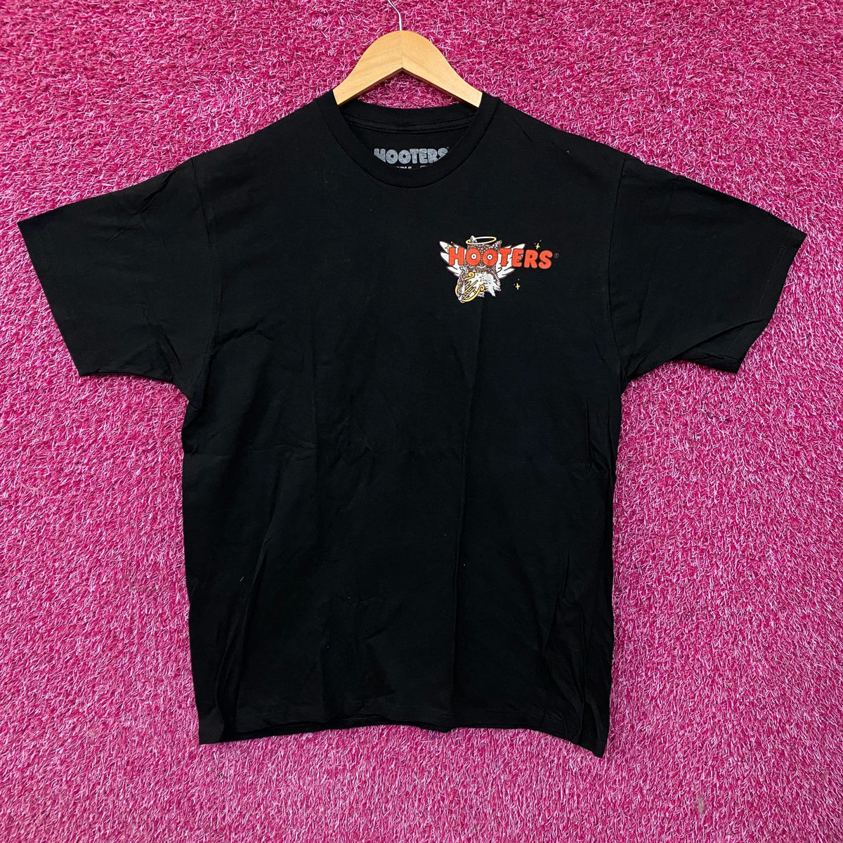 Hooters "Where Angels Get Their Wings!" Graphic T-Shirt 2XL