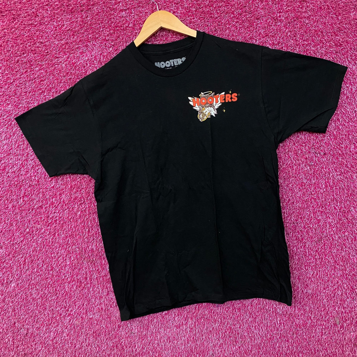 Hooters "Where Angels Get Their Wings!" Graphic T-Shirt 2XL