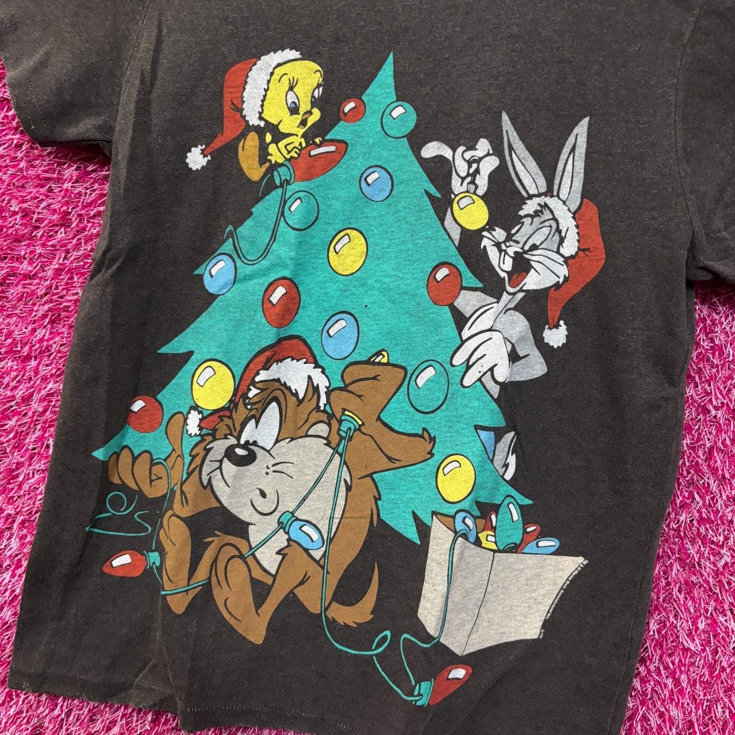 Bugs Bunny Tweety Bird Taz Looney Tunes Christmas Tee Small