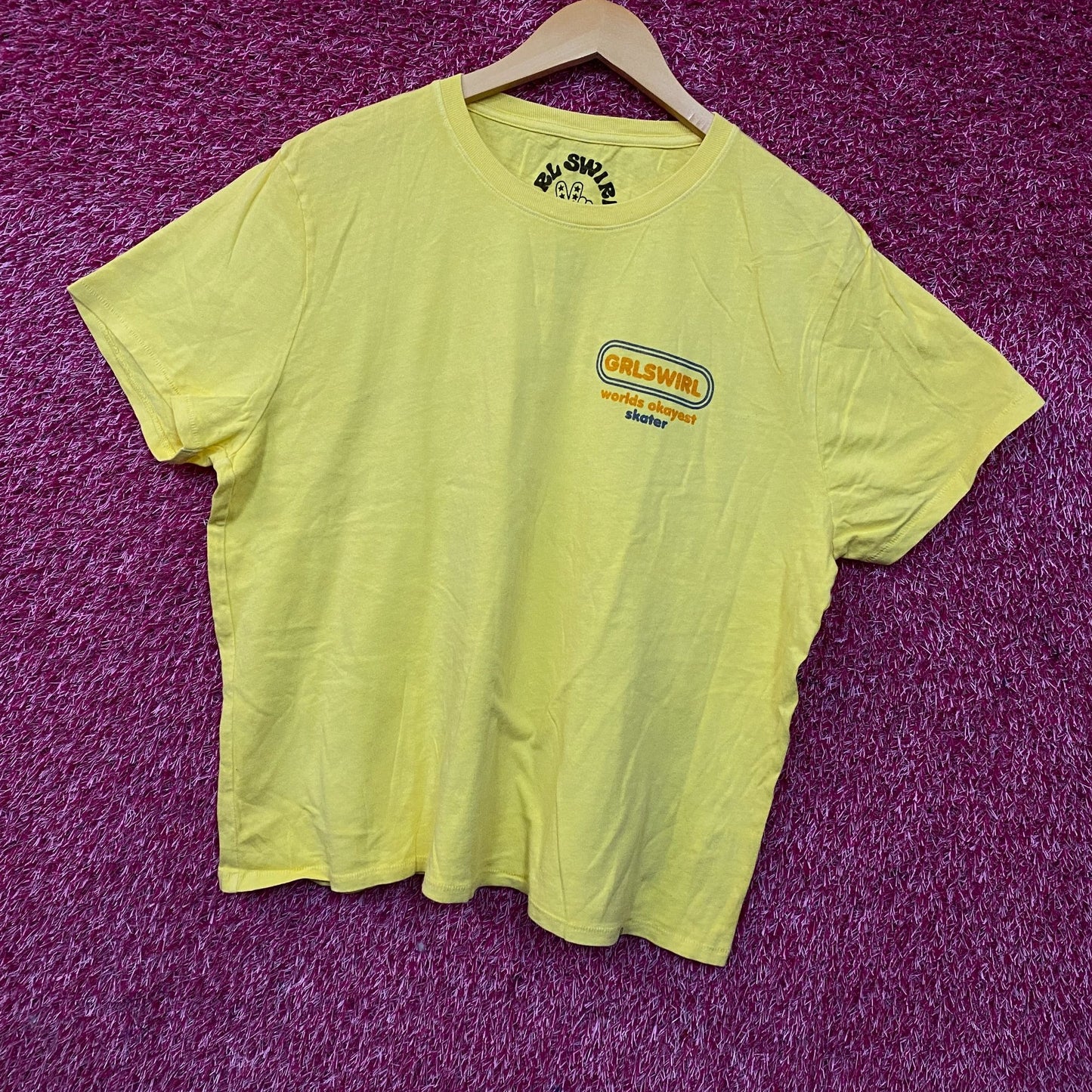 Junk Food Clothing GrlSwirl Skater Graphic Women's Vintage Style Tee XL