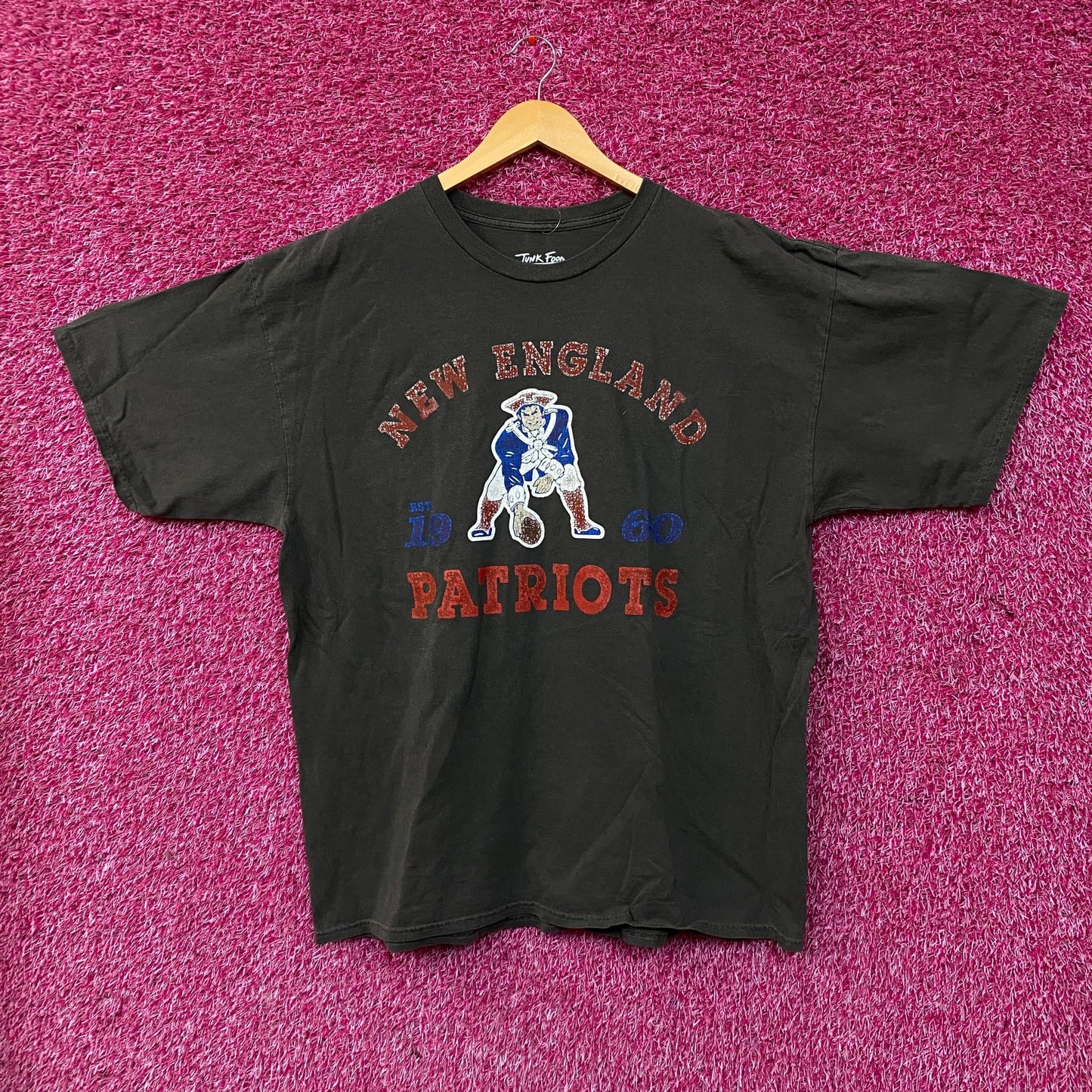 Junk Food New England Patriots "Pat Patriot" Vintage Style Arched Graphic T-Shirt XL
