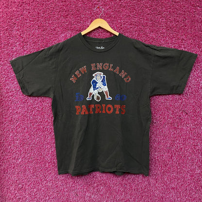Junk Food New England Patriots "Pat Patriot" Vintage Style Arched Graphic T-Shirt XL