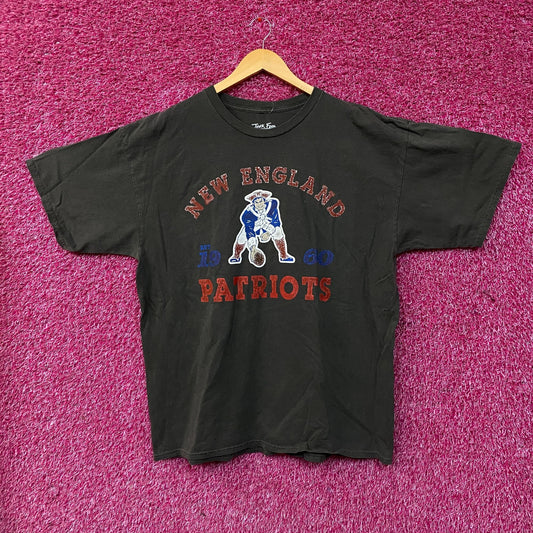 Junk Food New England Patriots "Pat Patriot" Vintage Style Arched Graphic T-Shirt XL
