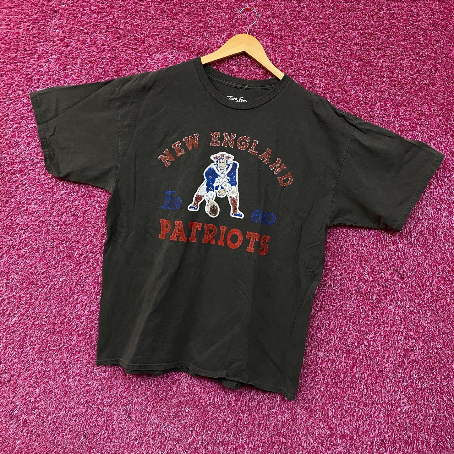 Junk Food New England Patriots "Pat Patriot" Vintage Style Arched Graphic T-Shirt XL