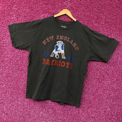 Junk Food New England Patriots "Pat Patriot" Vintage Style Arched Graphic T-Shirt XL