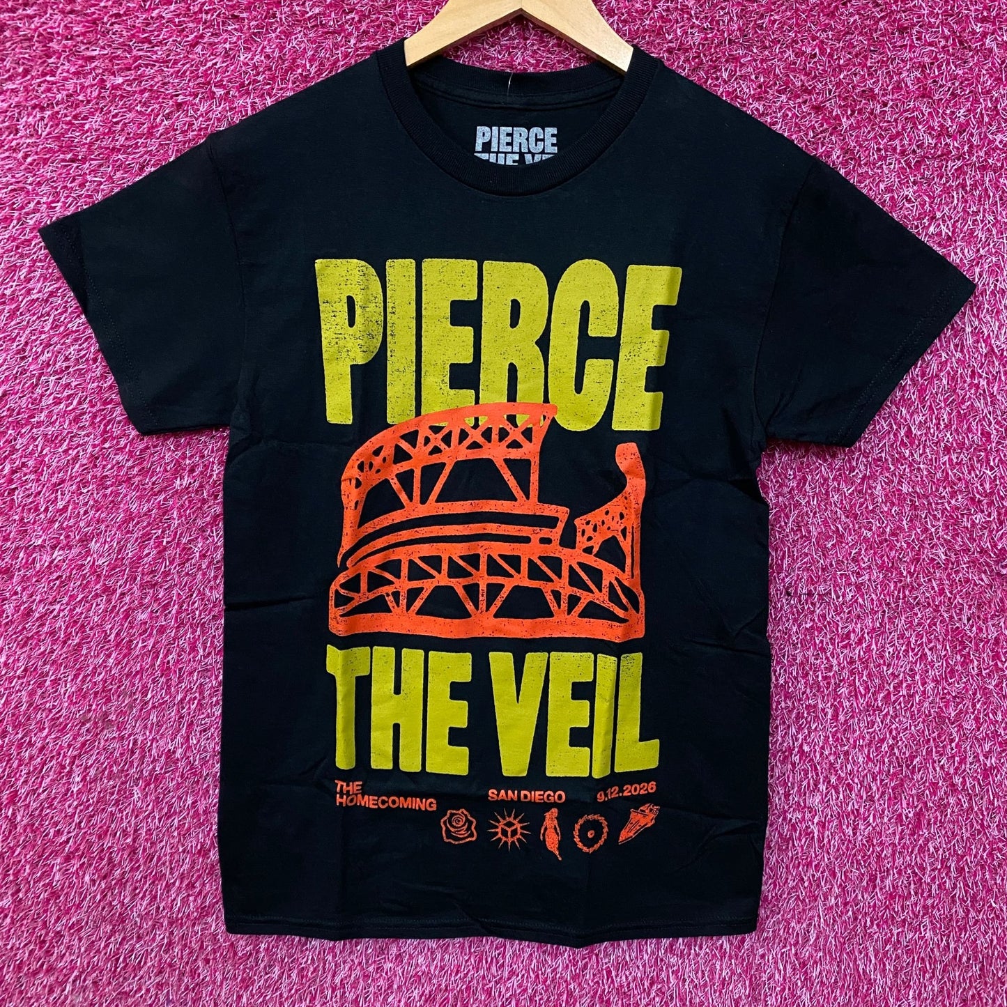 Pierce The Veil The Homecoming San Diego Petco Park Graphic T-shirt Small