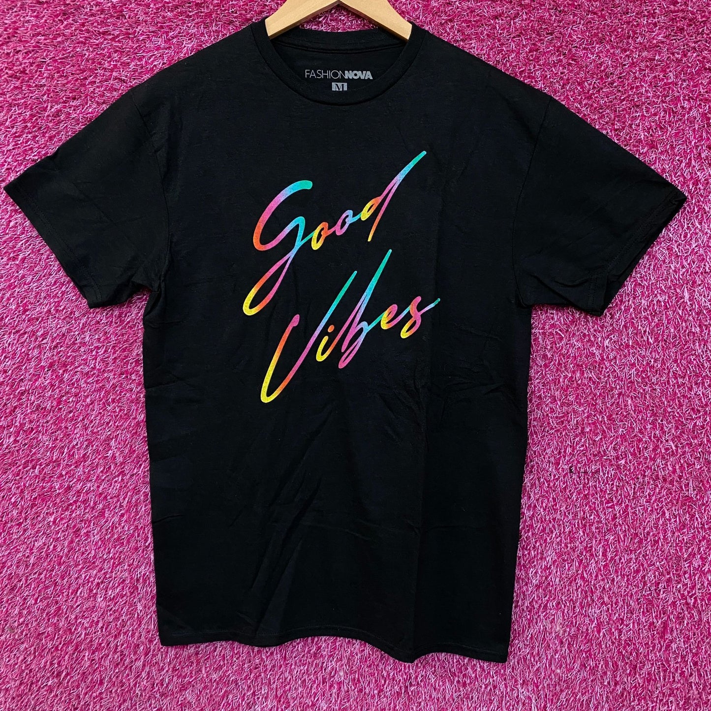 Fashion Nova Good Vibes Only Graphic T-Shirt Medium