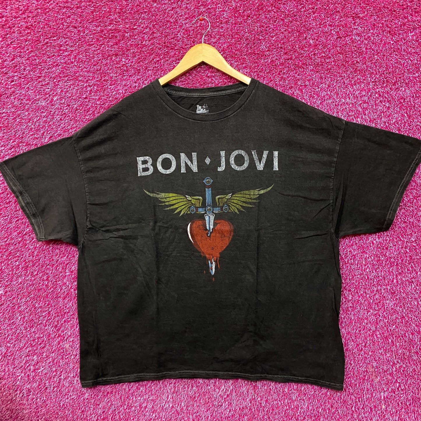 Bon Jovi You Give Love a Bad Name Heart and Dagger T-Shirt 2XL