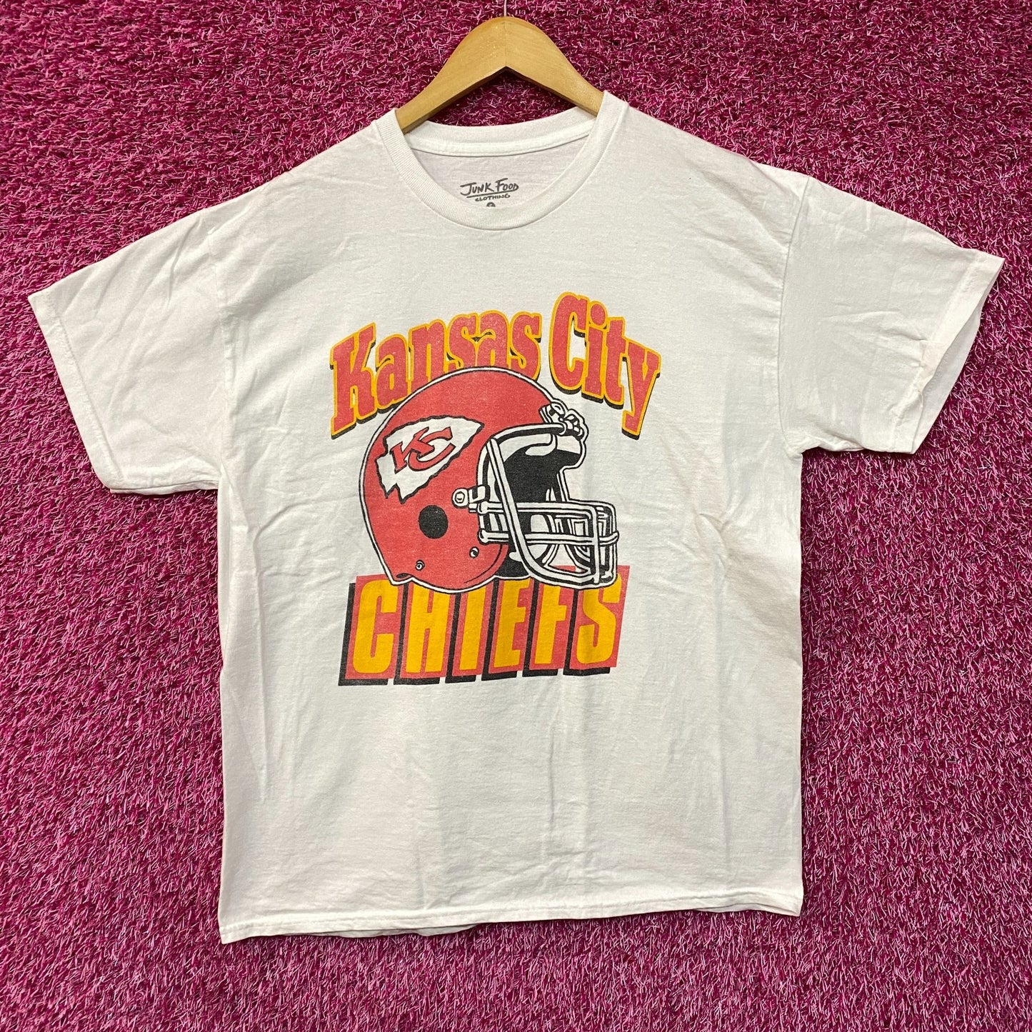 NFL Kansas City Chief Vintage Style Helmet Logo Football T-Shirt Small