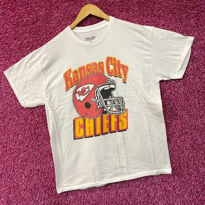 NFL Kansas City Chief Vintage Style Helmet Logo Football T-Shirt Small
