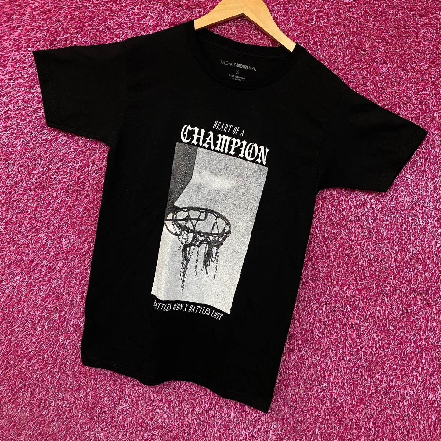 Fashion Nova Men "Heart Of A Champion" Graphic T-Shirt Small