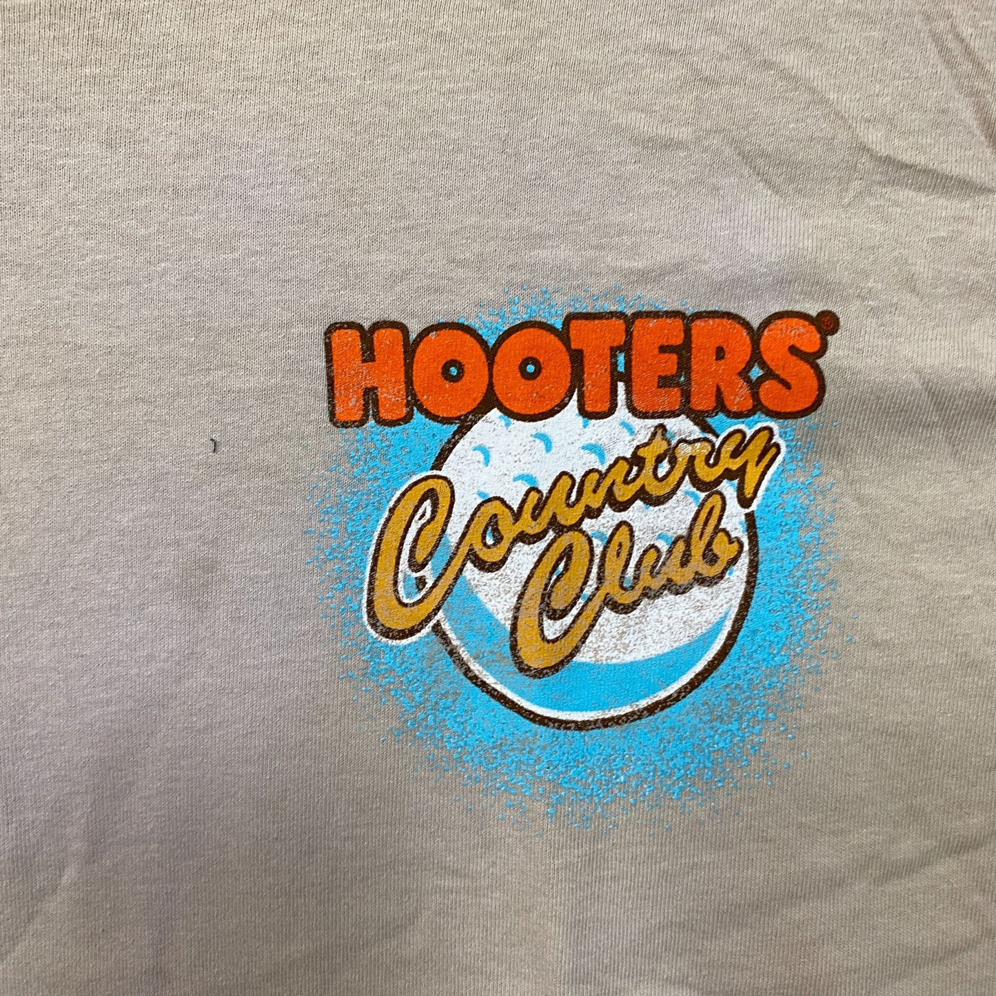 Hooters Country Club Delightfully Tacky Since 83 T-Shirt Medium