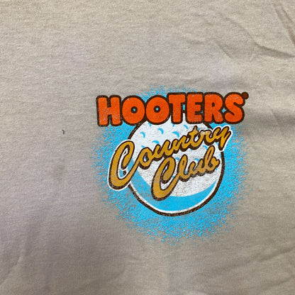Hooters Country Club Delightfully Tacky Since 83 T-Shirt Medium