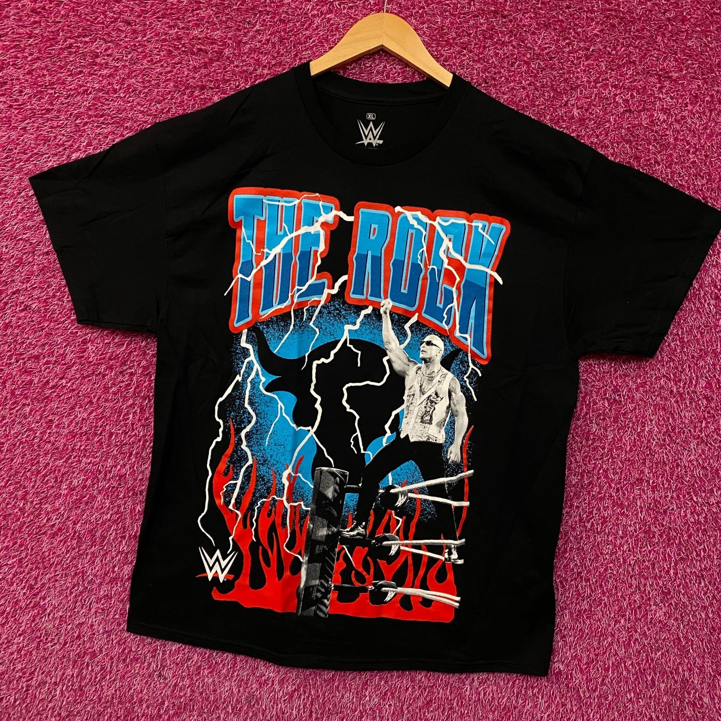 WWE The Rock Lightning Strikes tshirt size XL