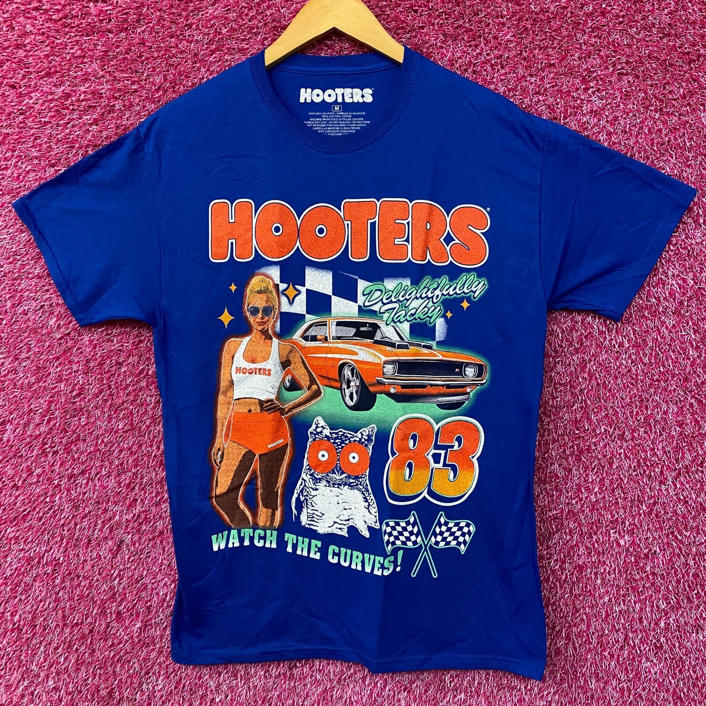 Hooters Delightfully Tacky Racing 83 Watch The Curves T-shirt Medium