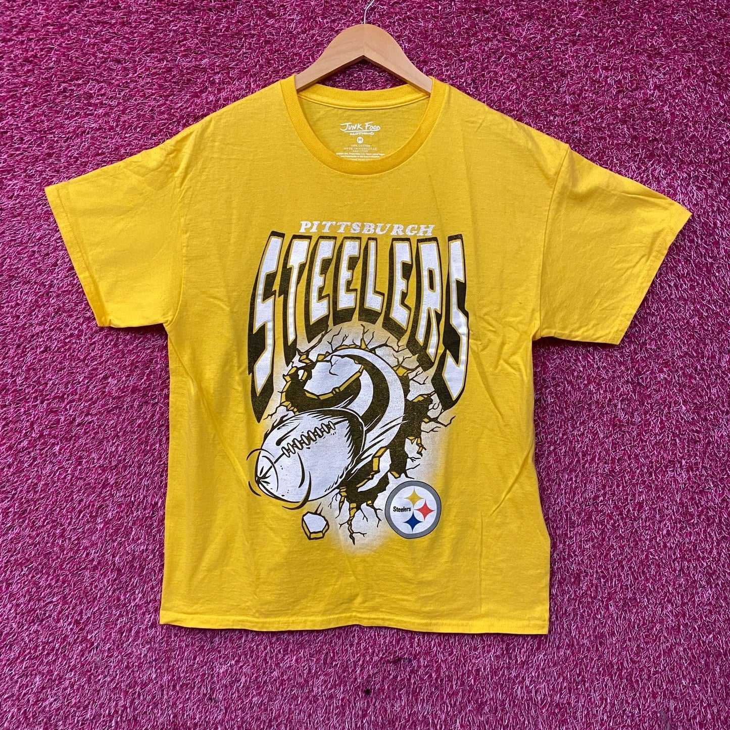 Junk Food Pittsburgh Steelers Football tshirt size Medium