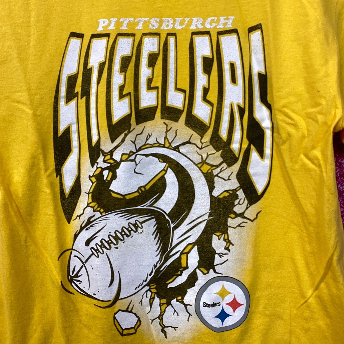 Junk Food Pittsburgh Steelers Football tshirt size Medium