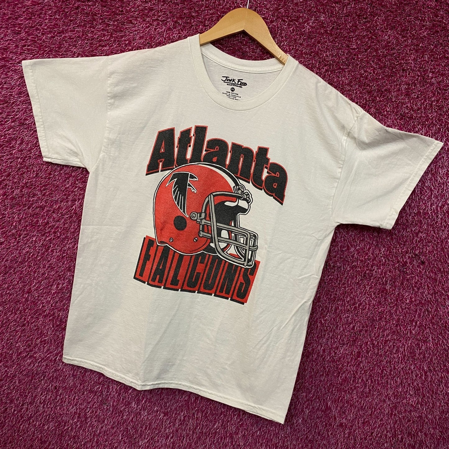 Junk Food Clothing NFL Atlanta Falcons Throwback Helmet Logo T-Shirt Medium