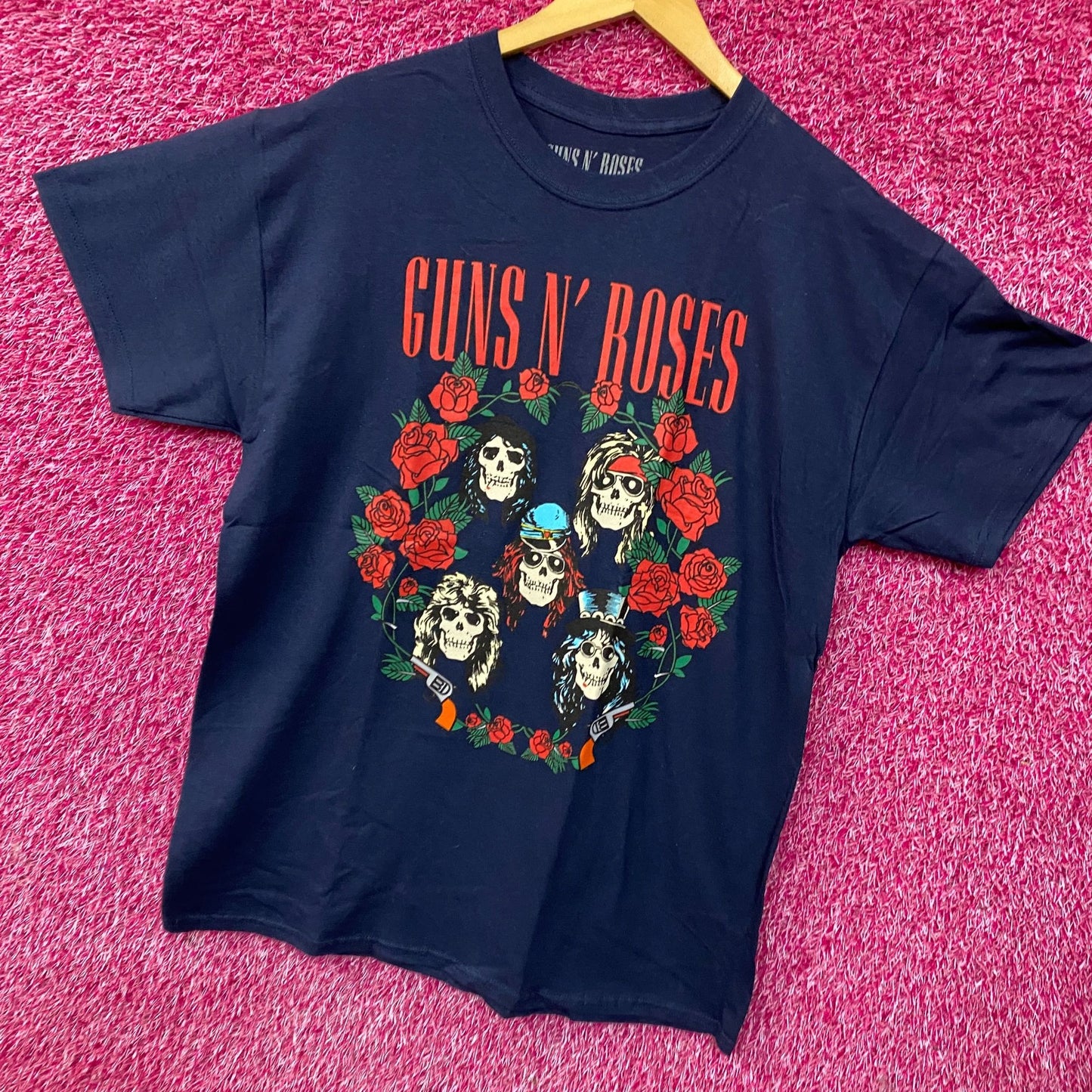 Guns N' Roses Skulls Wreath Graphic T-Shirt Large