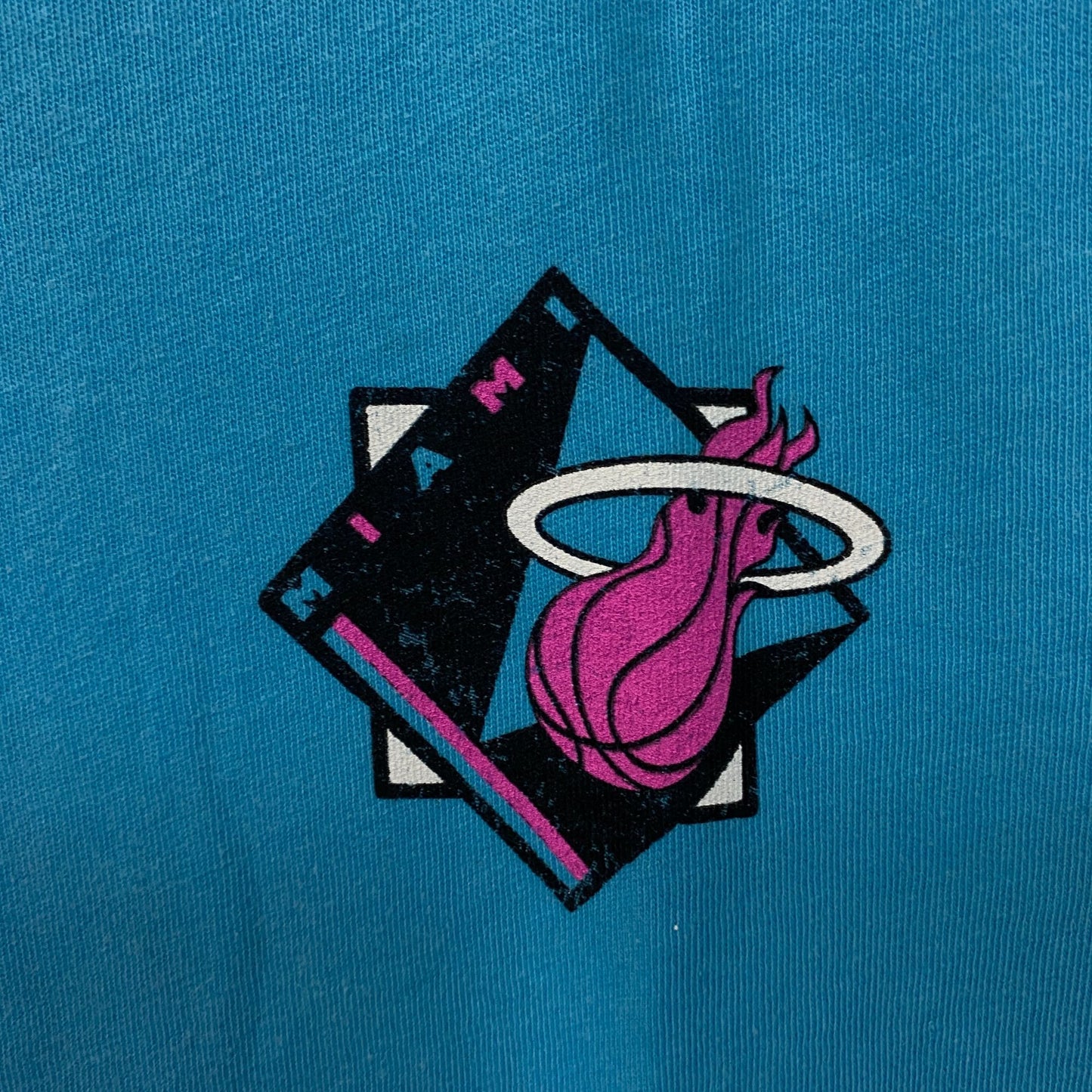 Junk Food Clothing Miami Heat Retro-Style Graphic T-Shirt Small