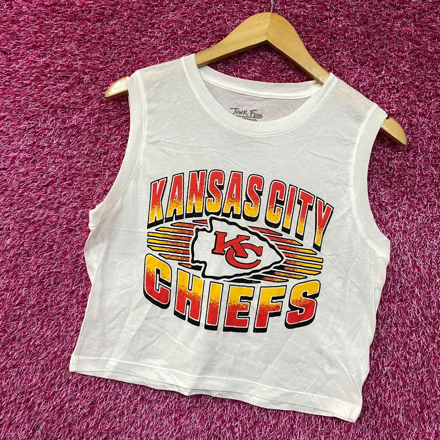 Junk Food NFL Kansas City Chiefs Sleeveless Cropped T-Shirt small
