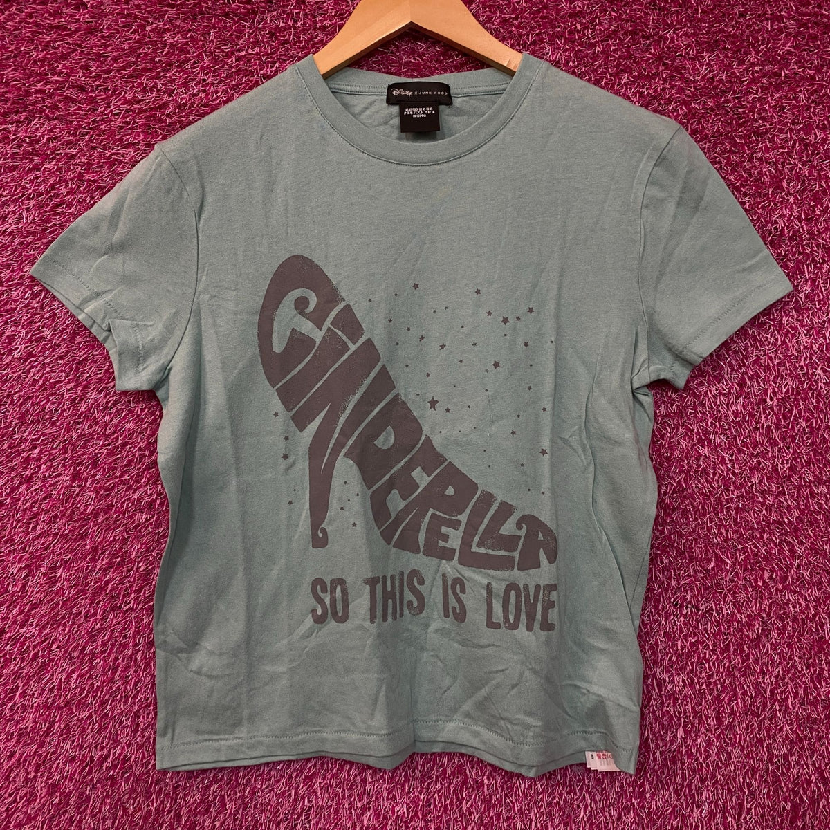 So this is Love Cinderella Glass SLipper Tshirt size XS