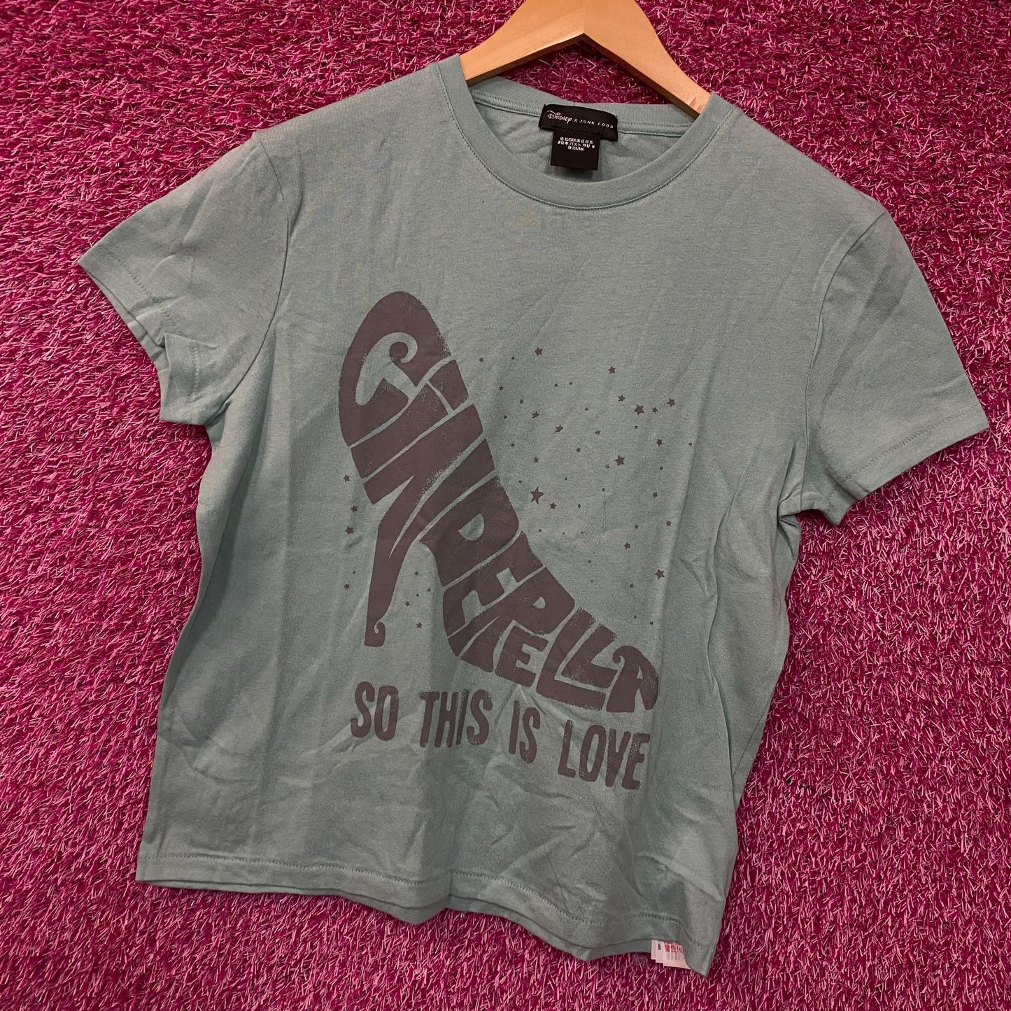 So this is Love Cinderella Glass SLipper Tshirt size XS