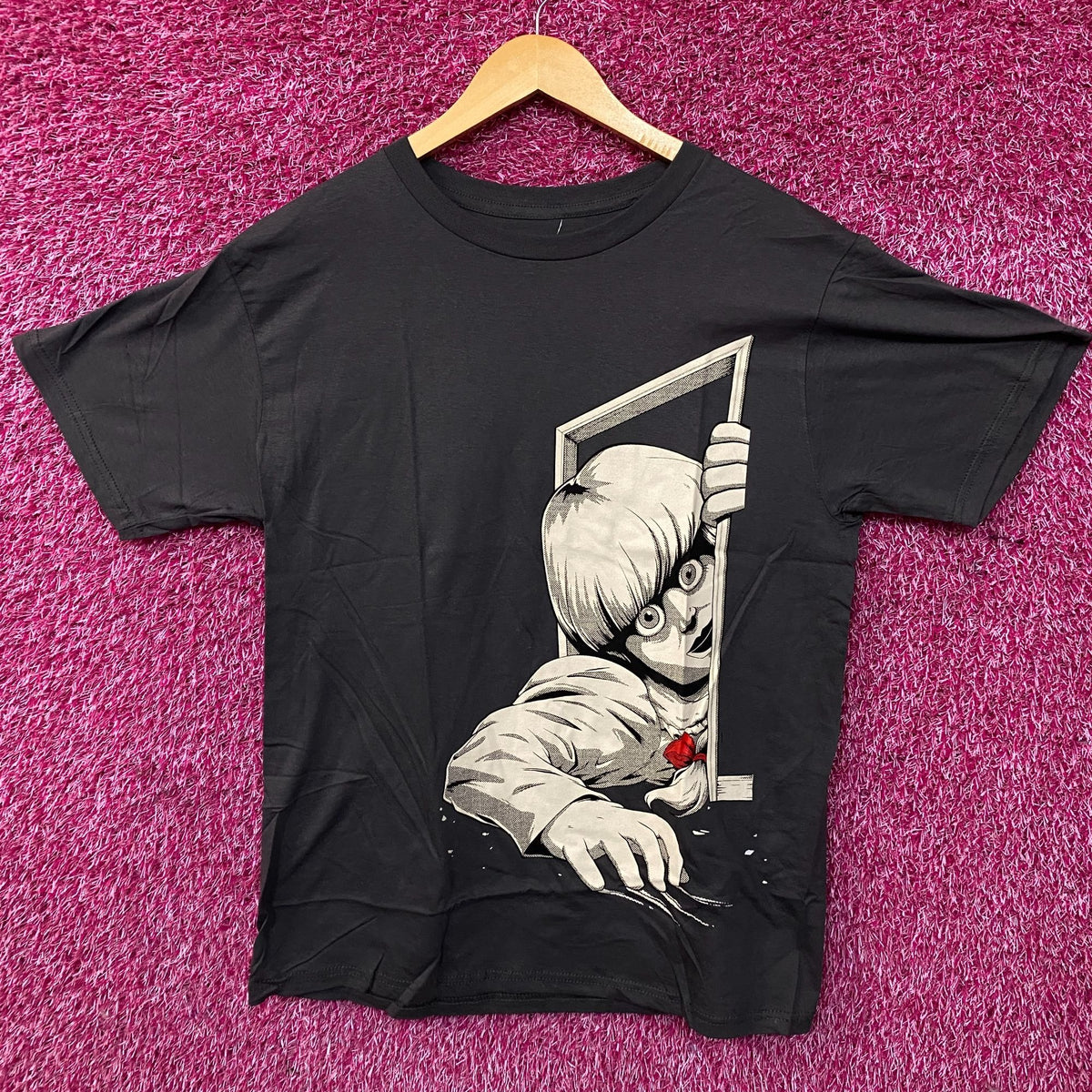 The Conjuring Annabelle Doll Graphic T-Shirt Medium