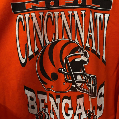 Junk Food Clothing NFL Cincinnati Bengals Helmet Flea Market Crew Fleece Sweatshirt Medium