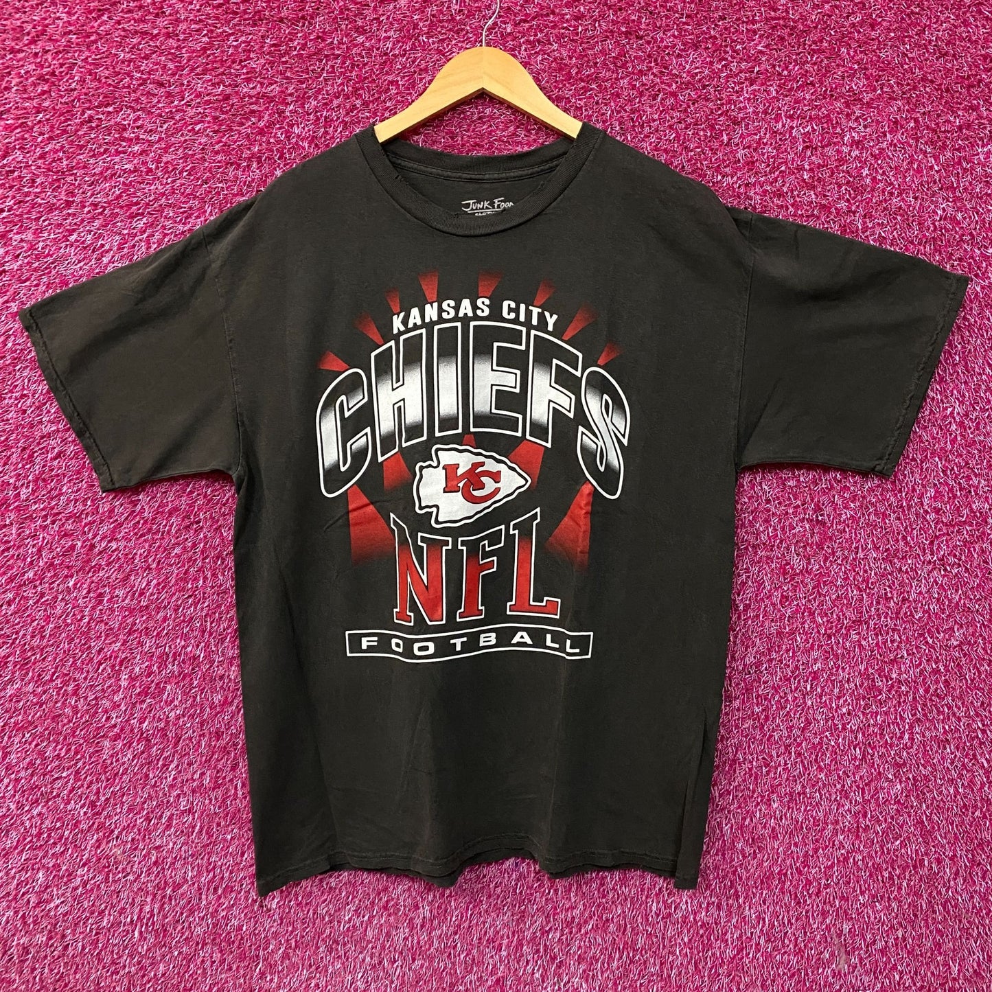 Junk Food Clothing NFL Kansas City Chiefs Football Chrome Flea Market Tee Medium