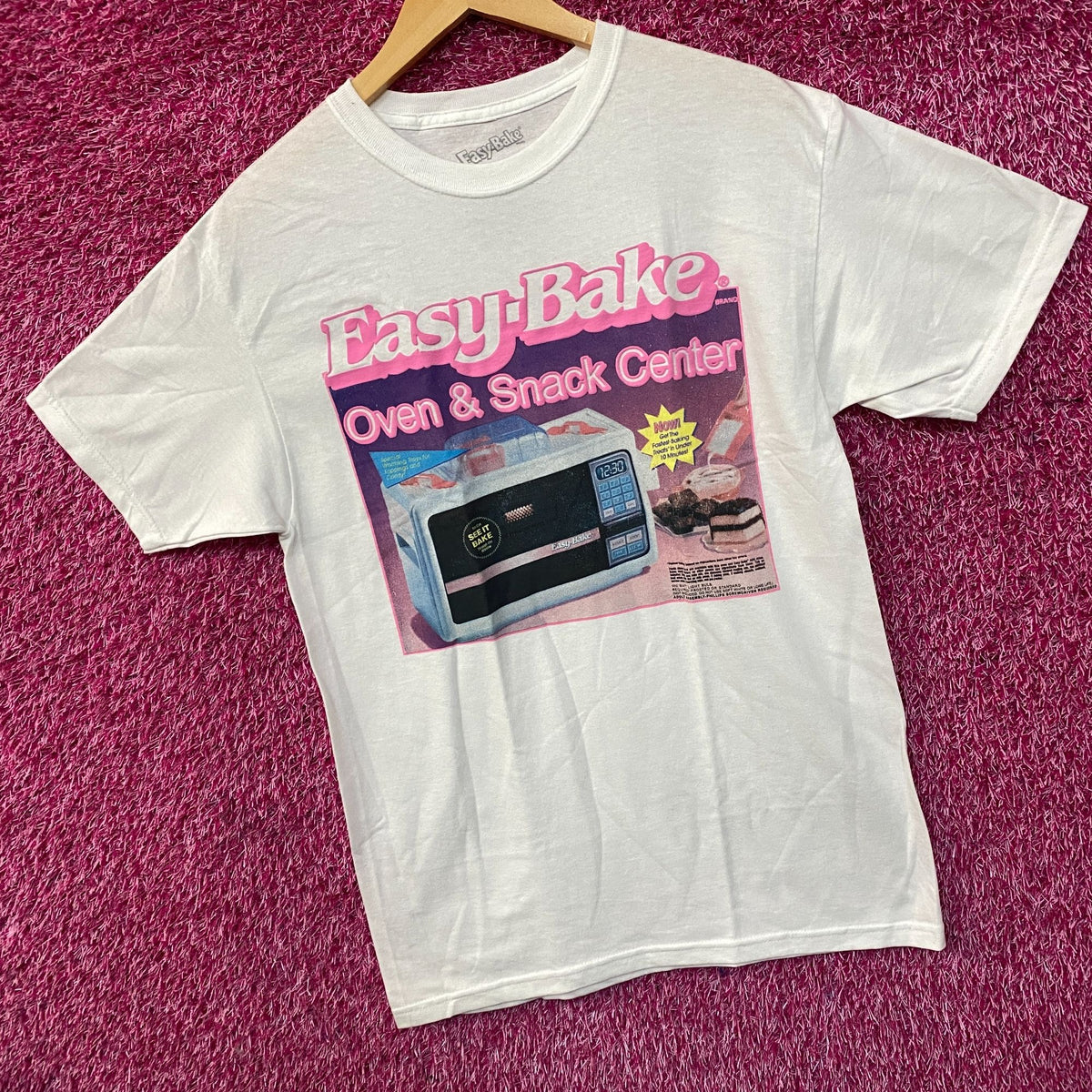 Easy-Bake Oven & Snack Center Box Retro Graphic T-Shirt Medium