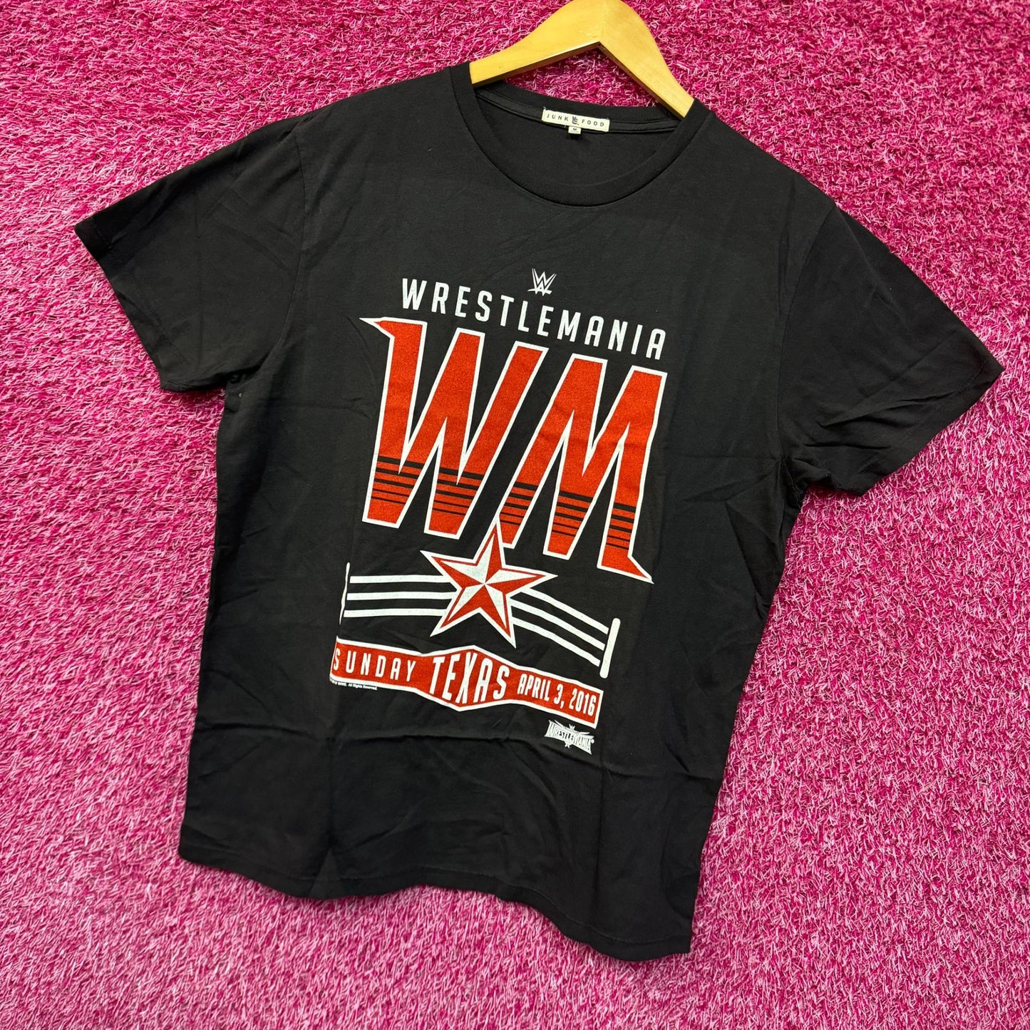 Wrestlemania 2016 Texas Oversized WWE Womens Tee M