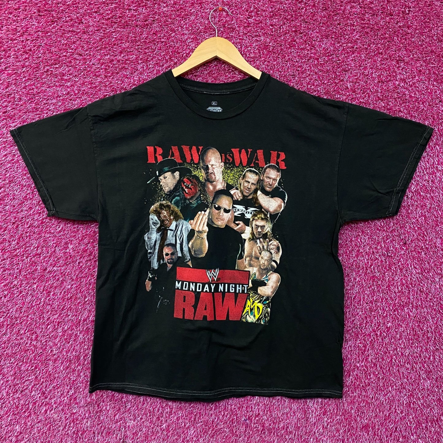 WWE Monday Night Raw Poster Raw is War T-Shirt XL