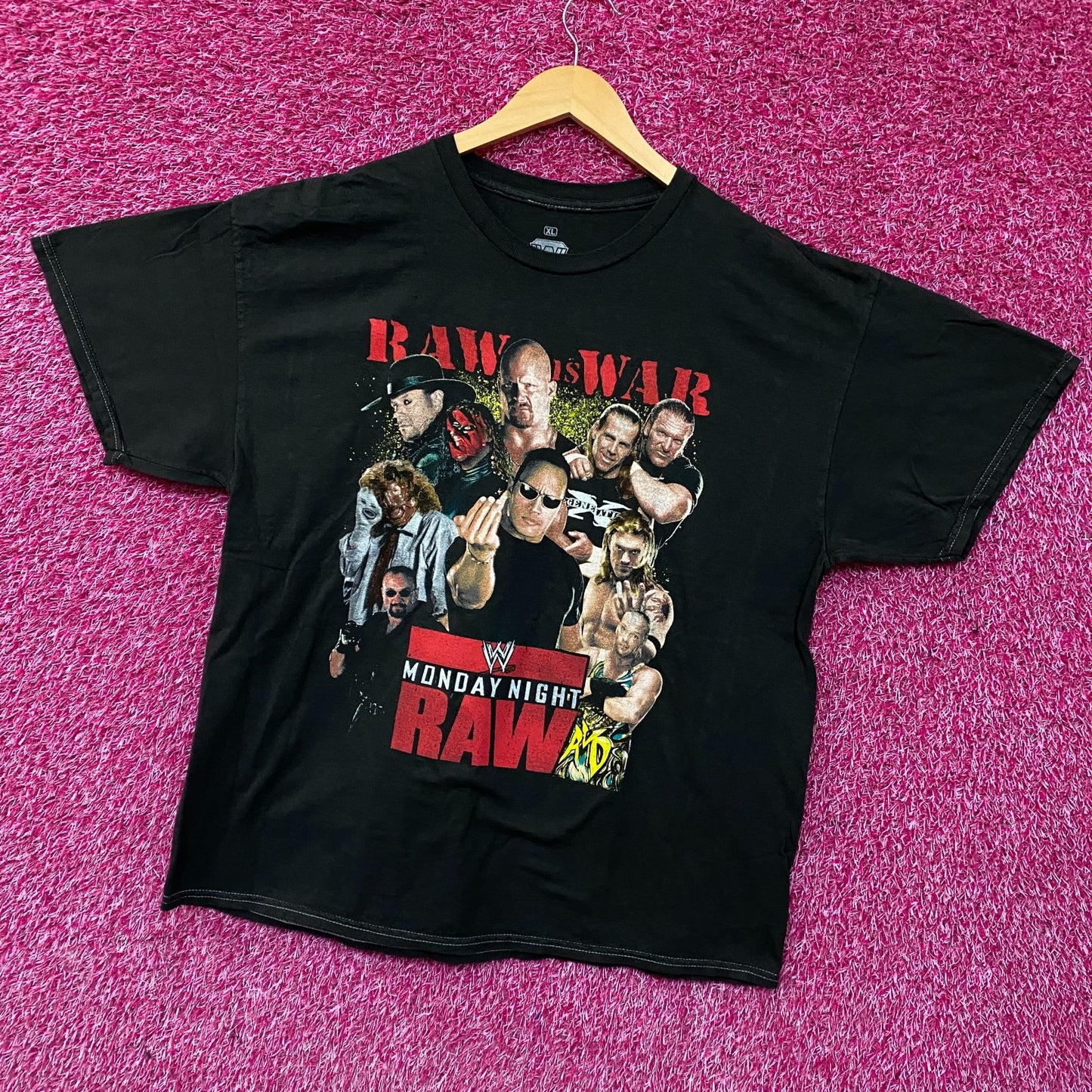 WWE Monday Night Raw Poster Raw is War T-Shirt XL