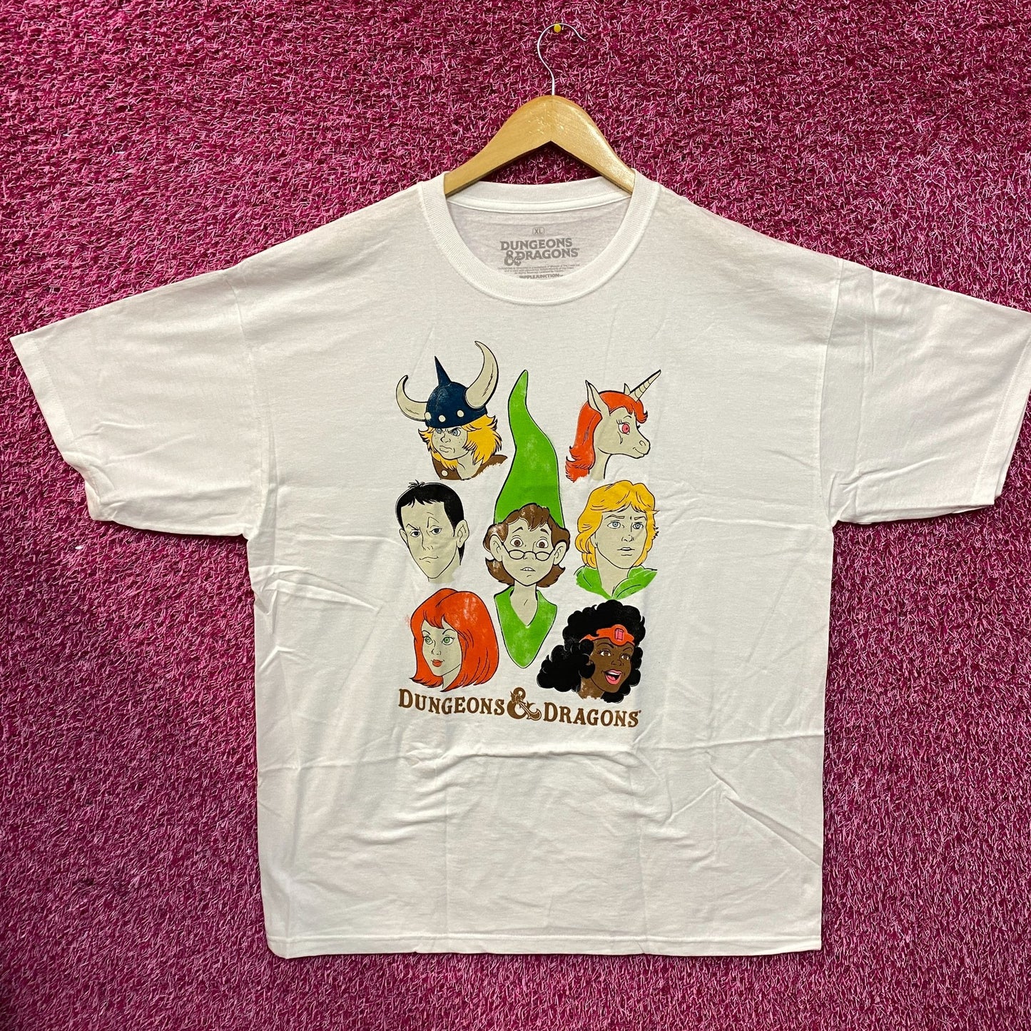 Queens Dungeons & Dragons Group Shot T-Shirt XL