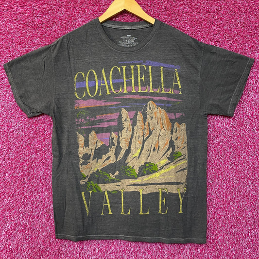 Coachella Valley Vintage-Style Graphic Design T-Shirt Medium