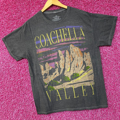 Coachella Valley Vintage-Style Graphic Design T-Shirt Medium
