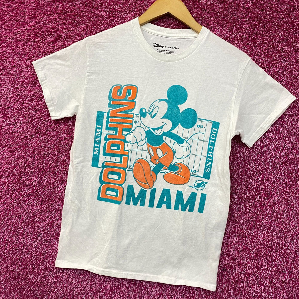 Disney x Junk Food NFL Miami Dolphins Mickey Mouse Field T-Shirt XS