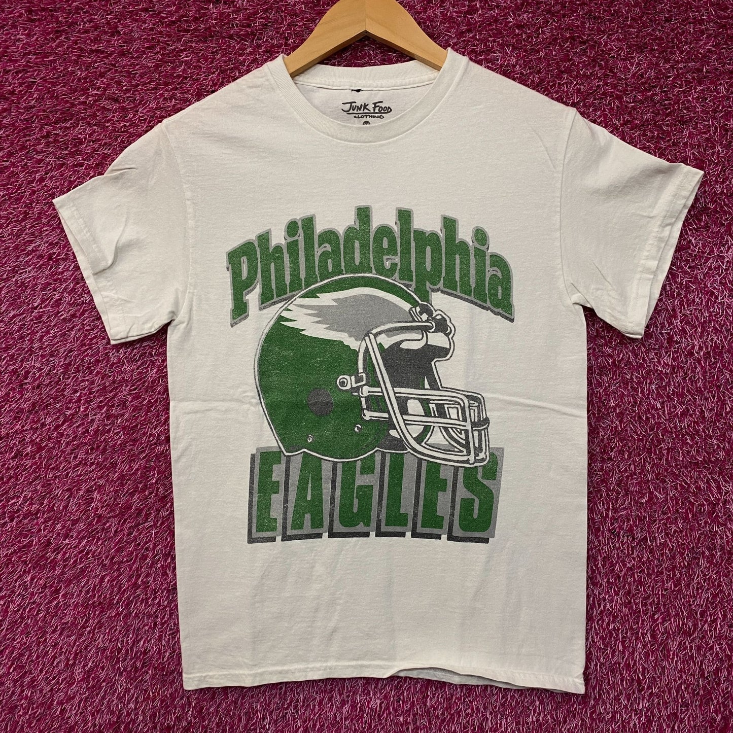 Junk Food Clothing NFL Philadelphia Eagles Throwback Helmet Logo T-Shirt XS